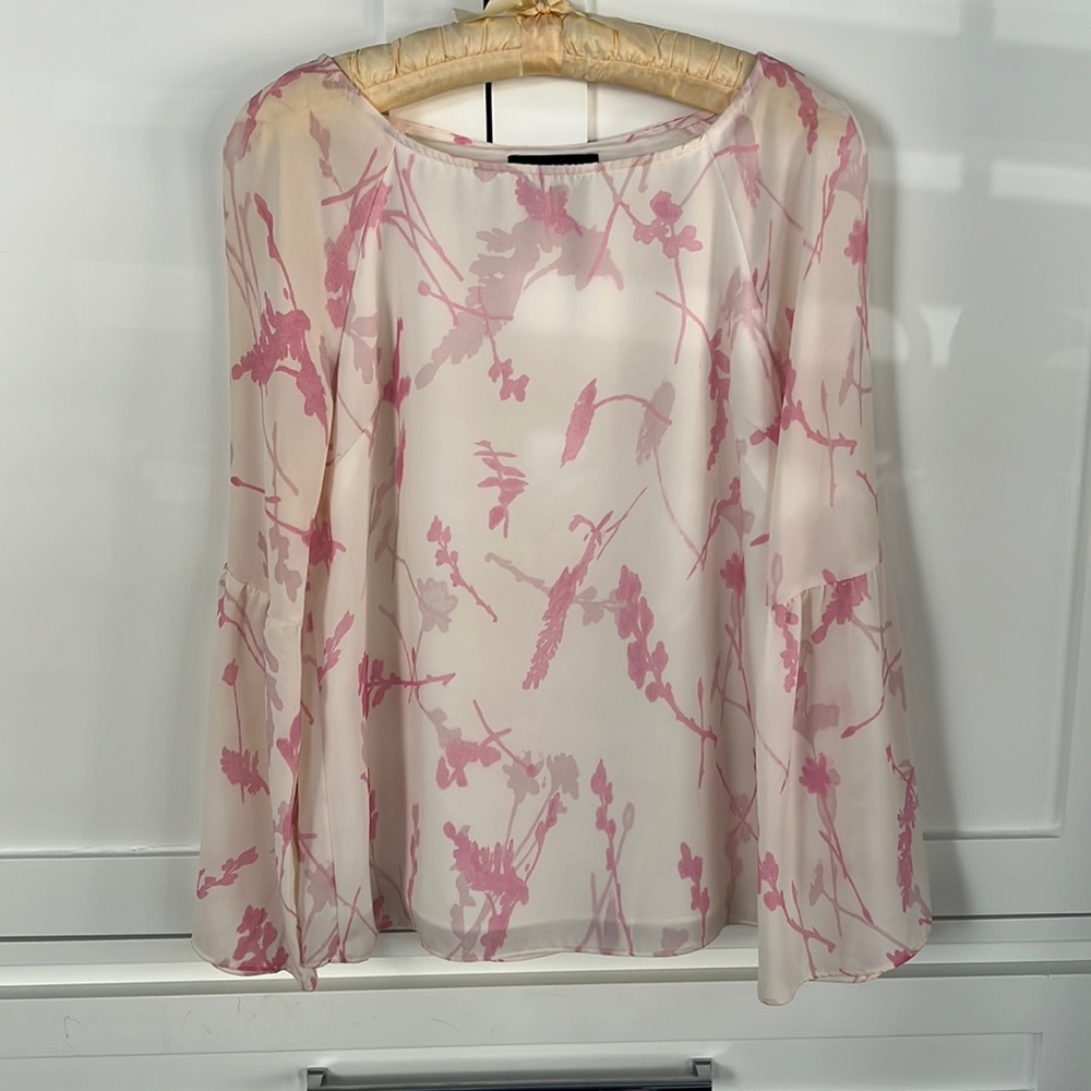 Bell sleeve banana republic blouse, size xs